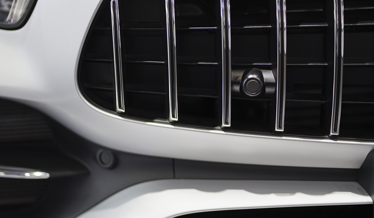 close-up-car-sensor-driverless-cars-automotive